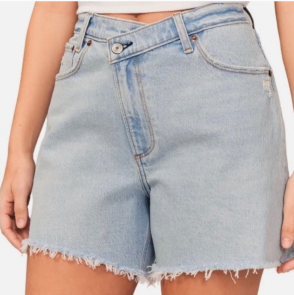 Abercrombie & Fitch The Dad Short, High Rise, Size 30